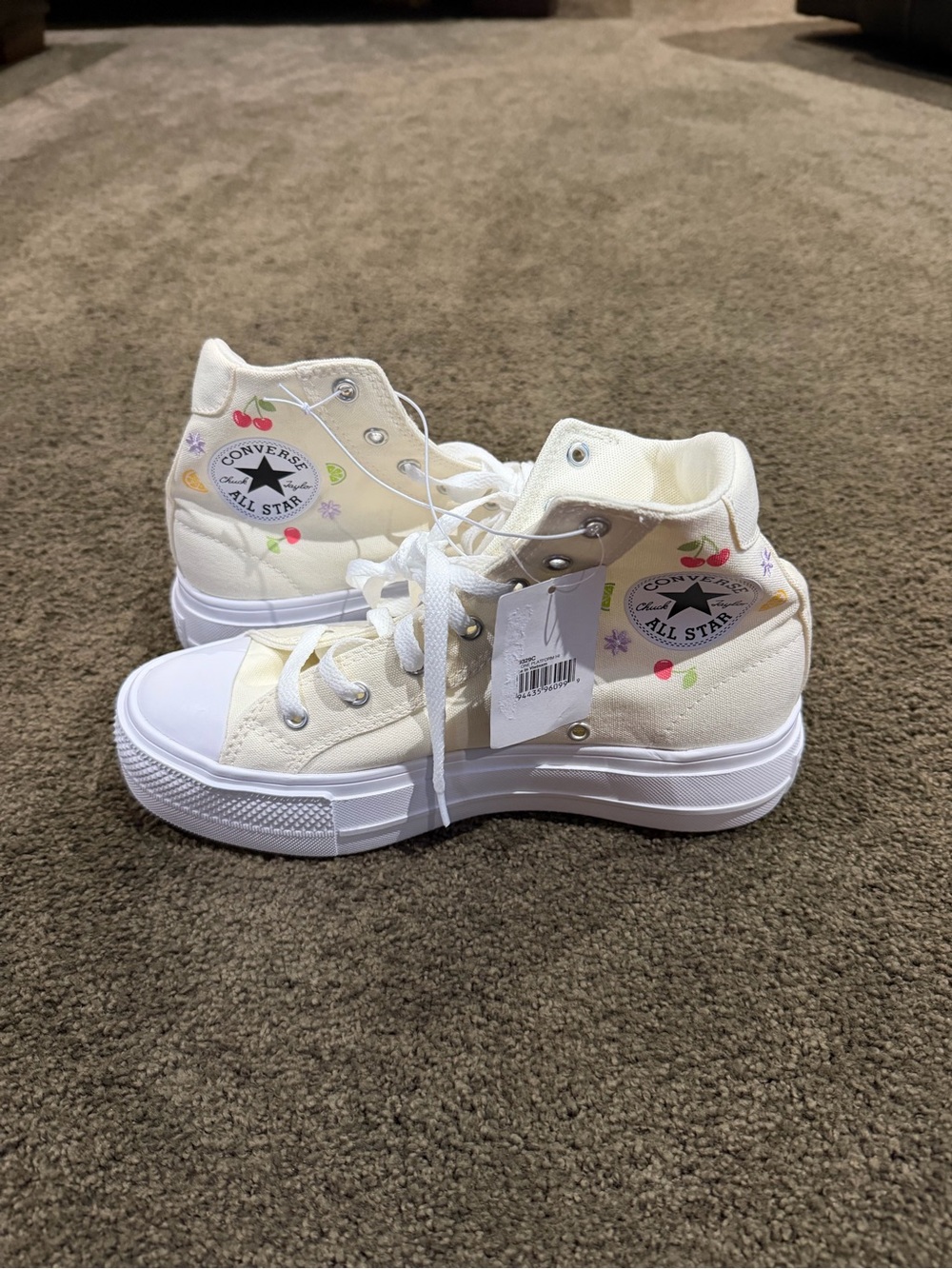 Converse Kids Cream High-Top Sneakers with Cherry Print Sz 6